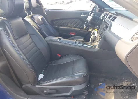 2013 Ford Mustang z USA, uszkodzony, nr VIN 1ZVBP8AM7D5254265